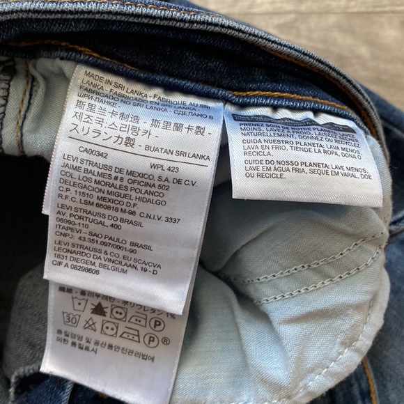 Womens Levi jeans - Picture 5 of 10